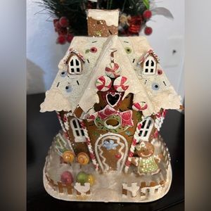 METAL GINGERBREAD HOUSE TEALIGHT HOLDER. Comes from smoke free home.